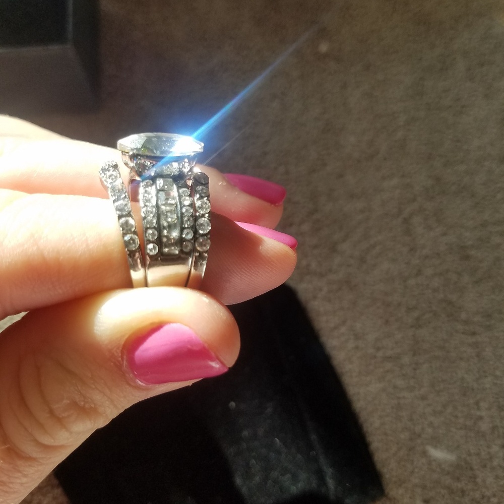 925 Sterling Silver Set w/Topaz stone marquise cut